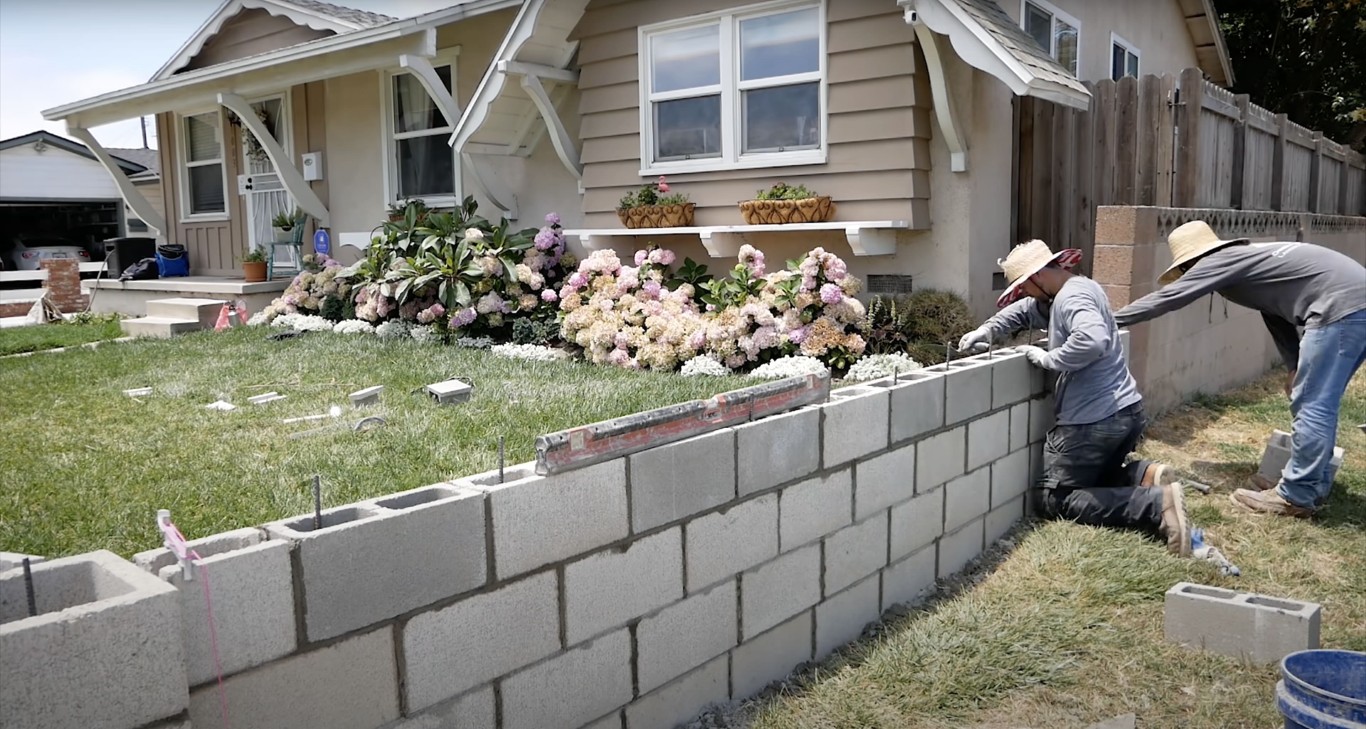 Concrete block retaining wall construction in Gary, IN